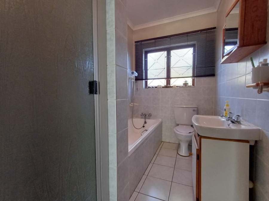 2 Bedroom Property for Sale in Flamwood North West